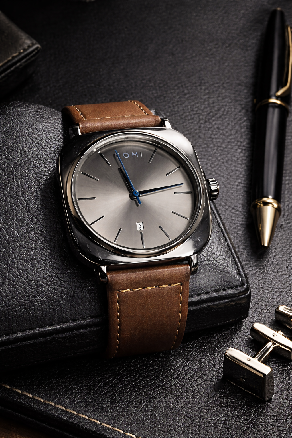 “TOMI Classic Minimalist Leather Strap Watch